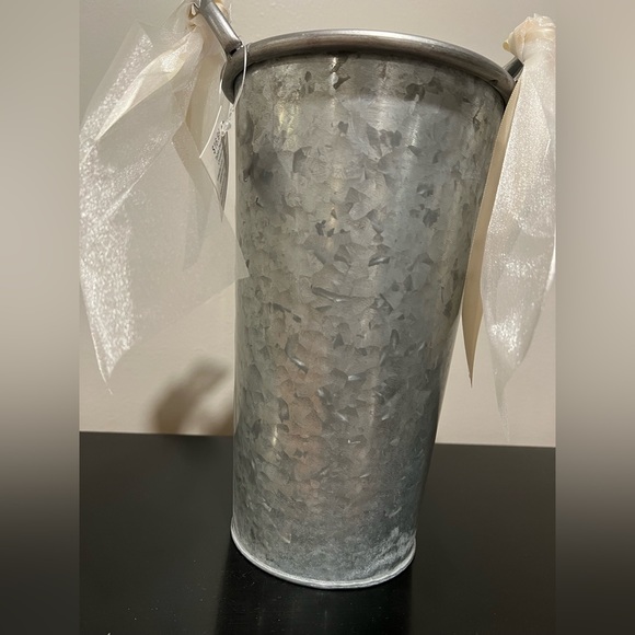 Metal Container - Perfect for Wedding Exit Sparklers - Picture 2 of 3